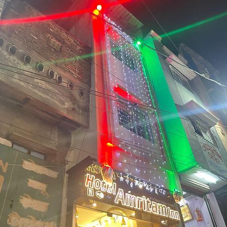 Hotel Amritam Inn 우자인 외부 사진